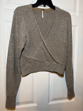 Free People Going For Gold Tan Gold Metallic Knit Sweater SMALL Cropped V Neck